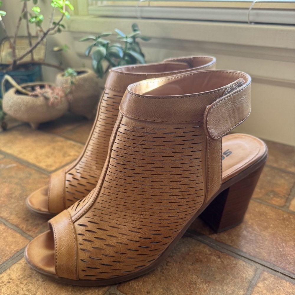 SODA heels